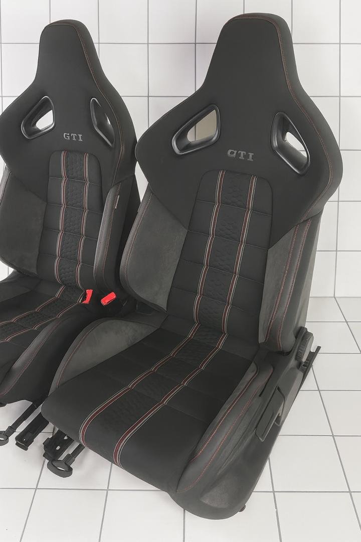 Original VW Golf GTI Clubsport Seats - Image 3