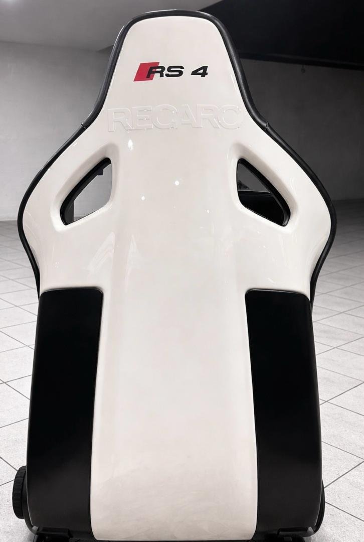 VW Audi Seats Wingback Seats for Audi RS4 - Image 3