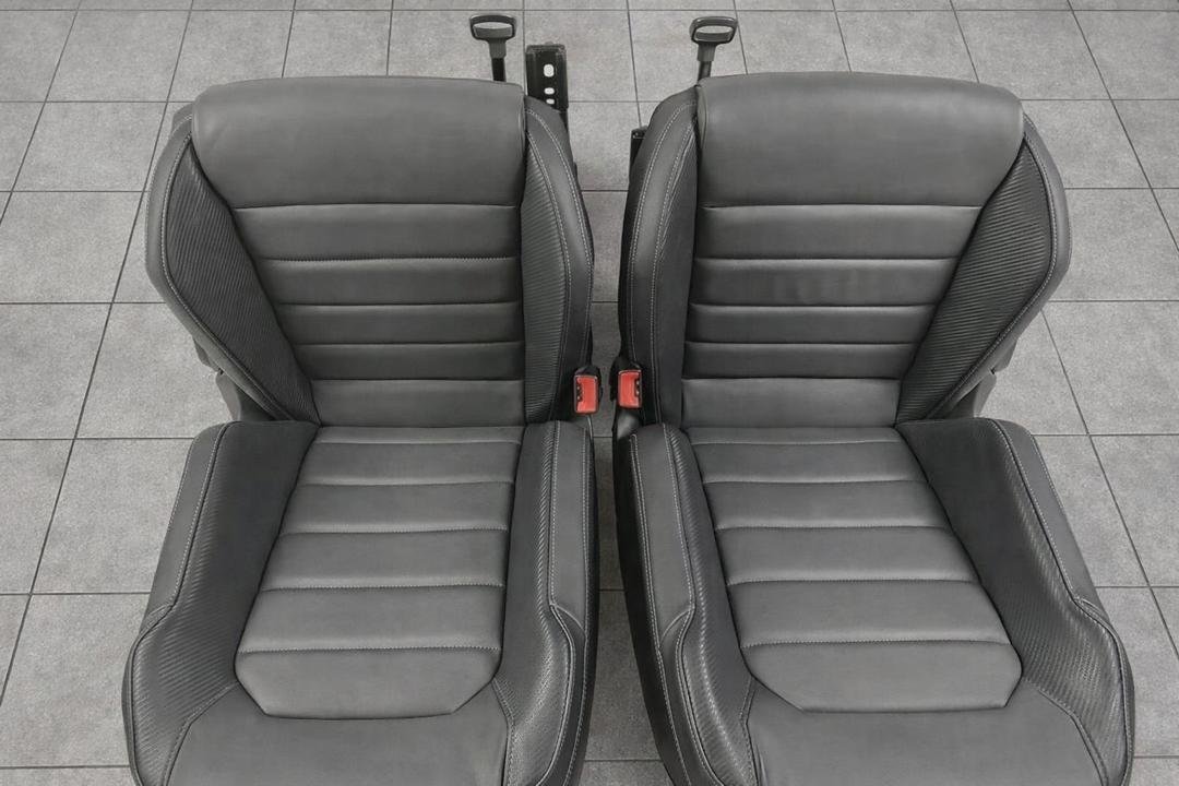Brand New VW Golf 7 R Leather/Carbon Leather Black - Image 3