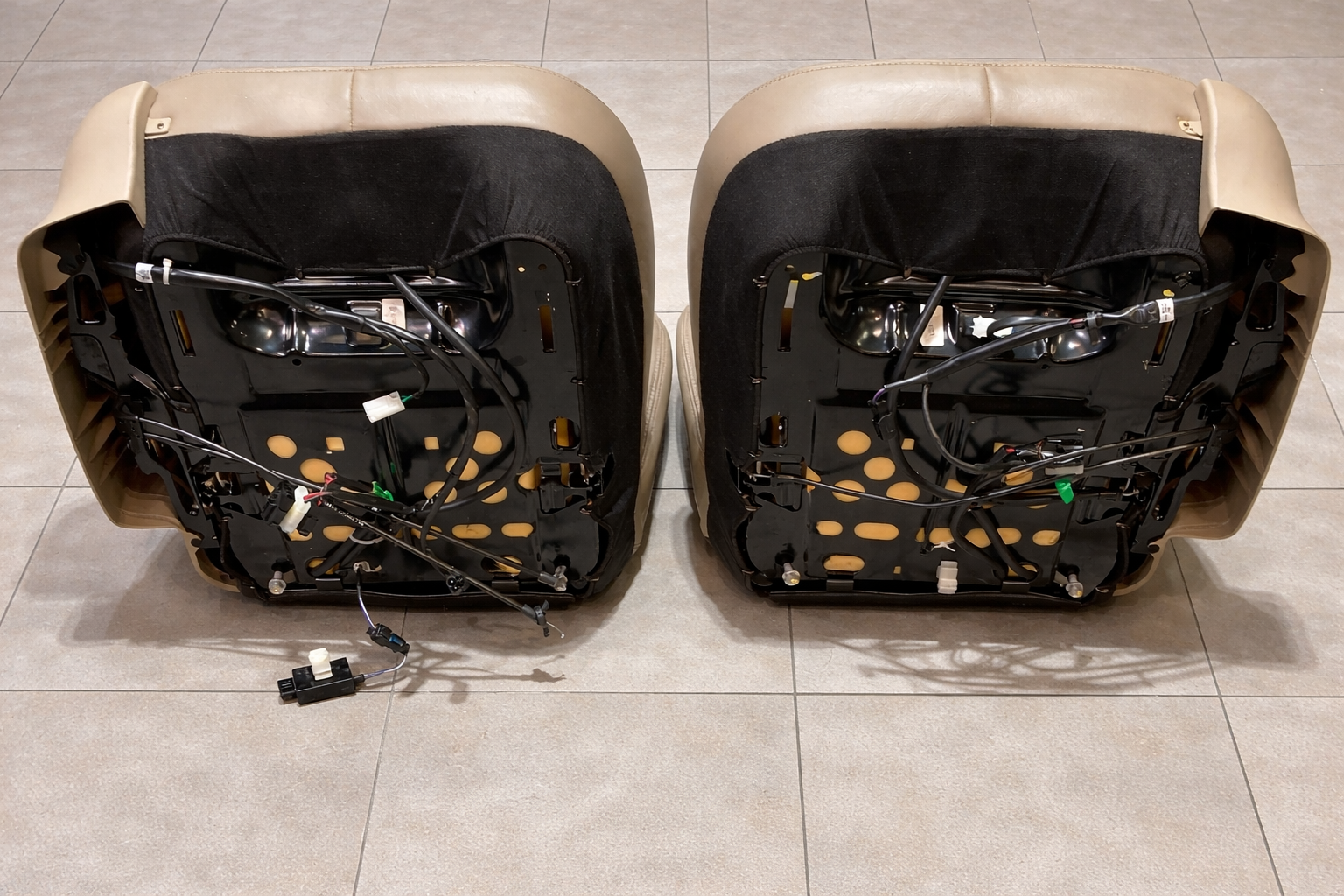 2000-2002 BMW Z3 Roadster Heated Front Seats / Sand Beige Oregon Leather / Z3036 - Image 2