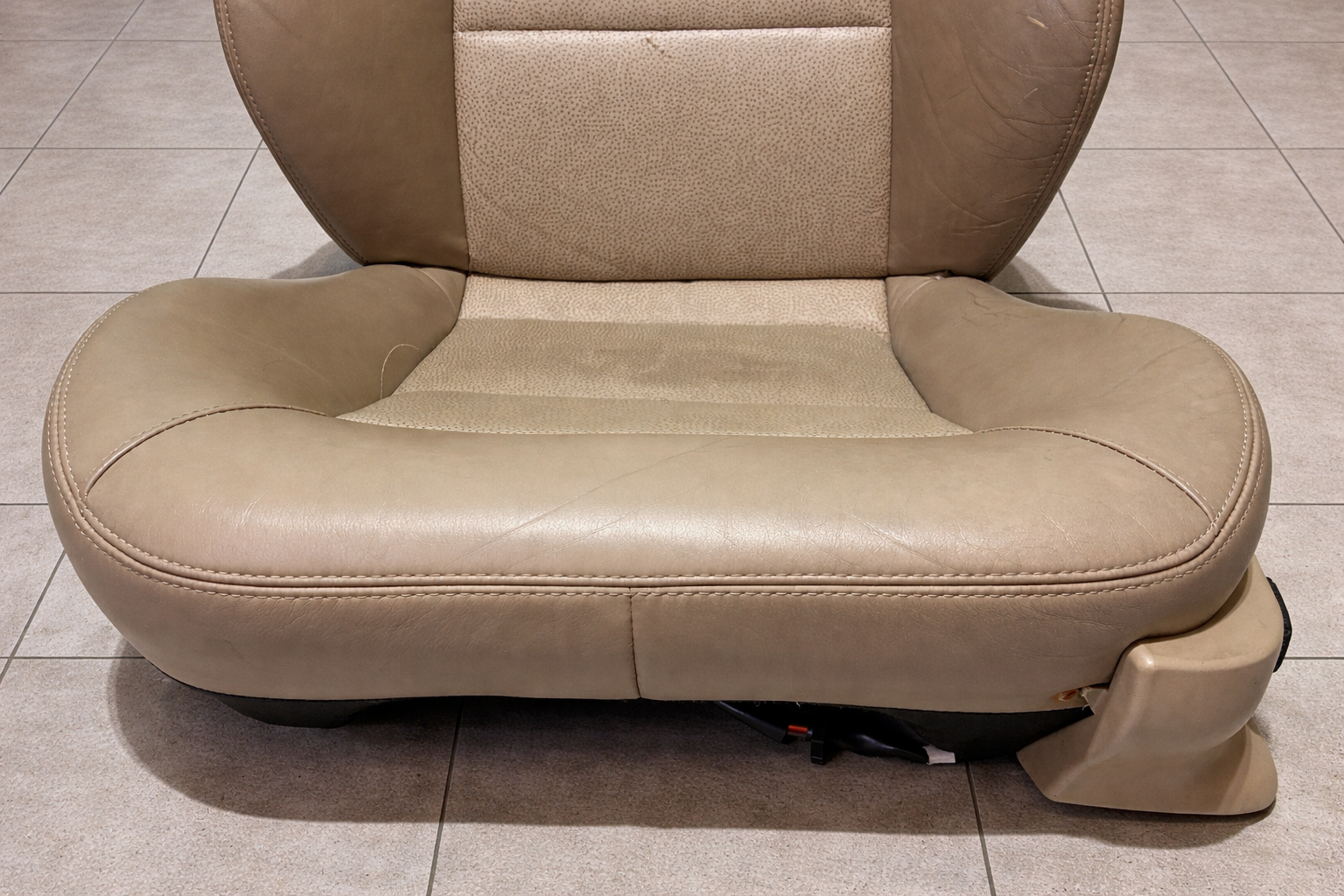 2000-2002 BMW Z3 Roadster Heated Front Seats / Sand Beige Oregon Leather / Z3036 - Image 7