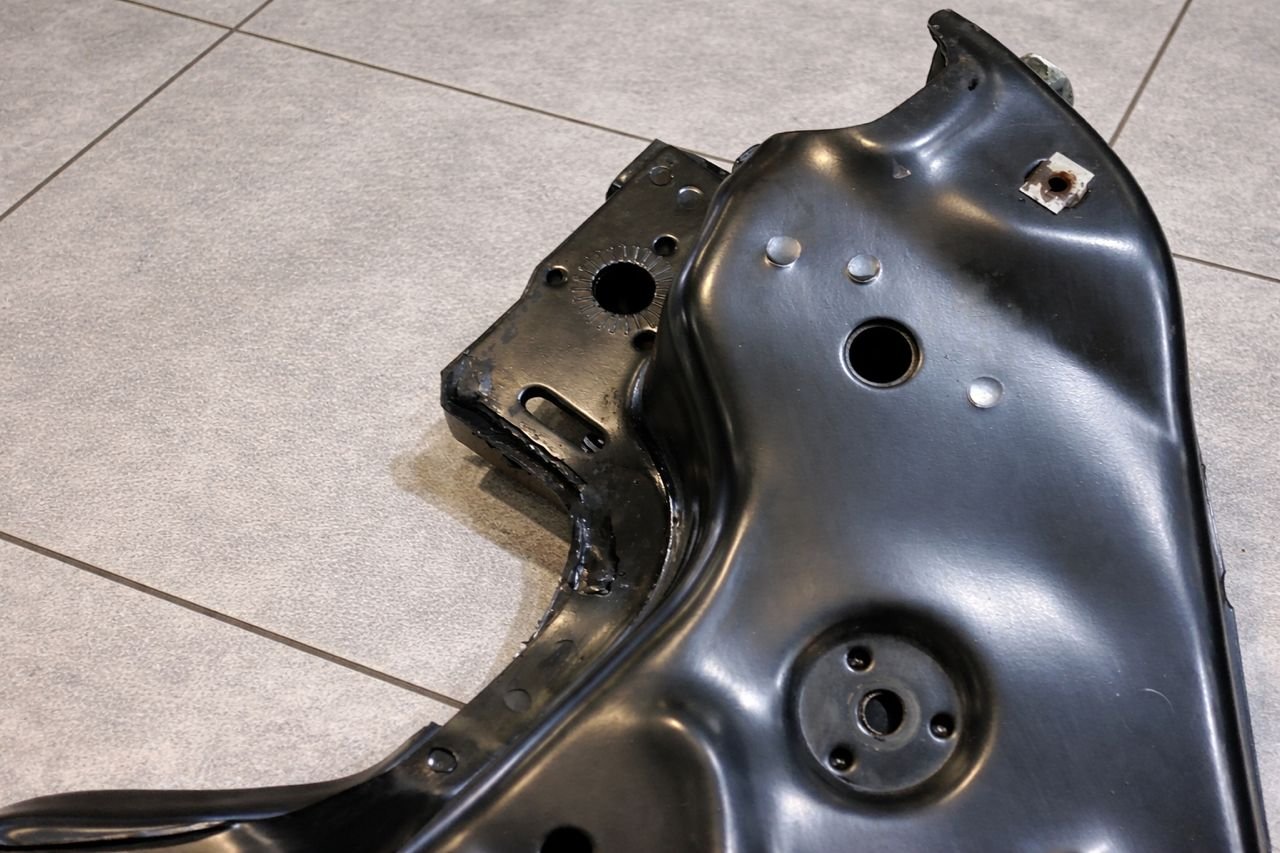 audi tt 1.8l convertible front subframe crossmember
